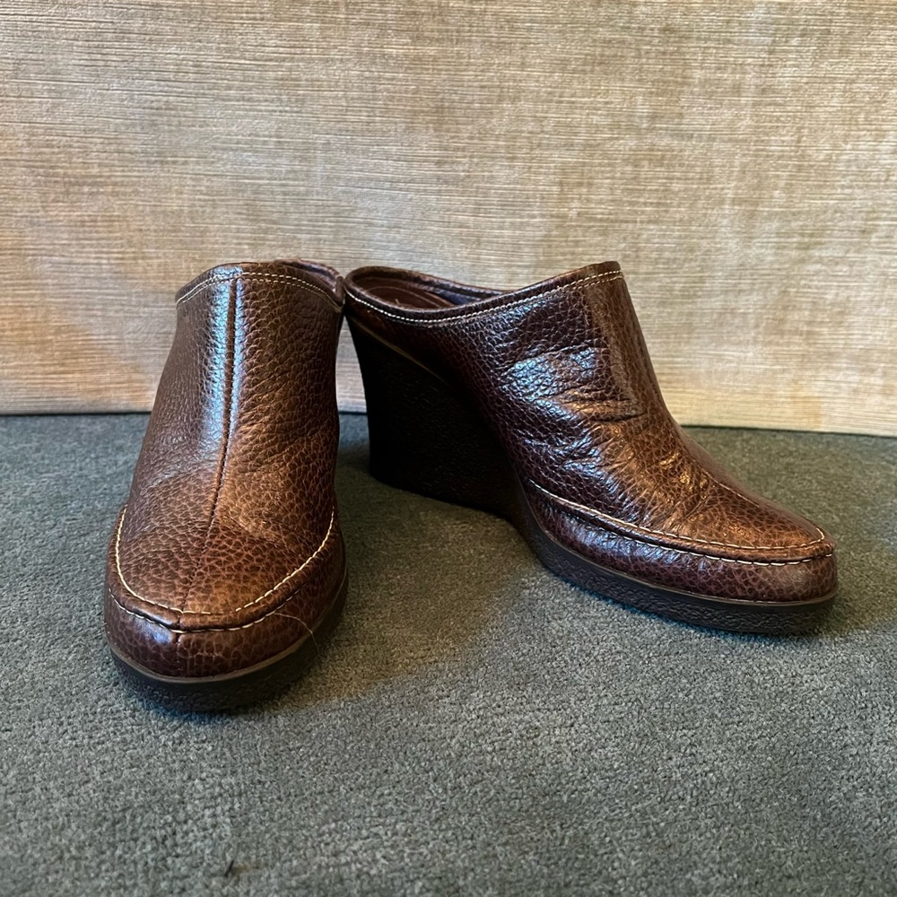 Vintage Via Spiga Maroonish Brown Leather Wedge Mules